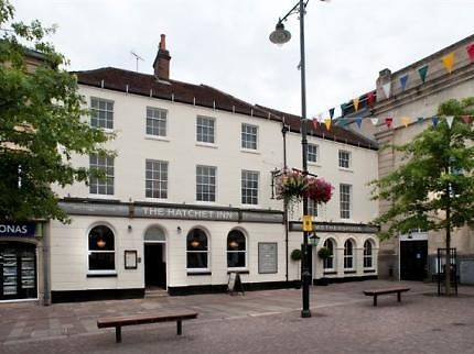 The Hatchet Inn Wetherspoon Newbury  Eksteriør billede