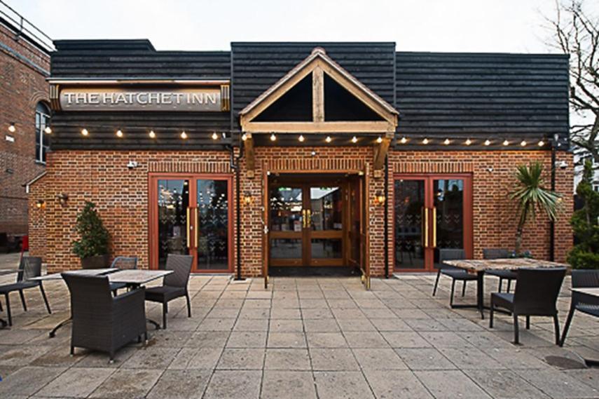 The Hatchet Inn Wetherspoon Newbury  Eksteriør billede